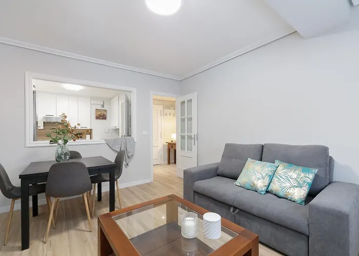 Estilo Y Comodidad Con Parking By Виго